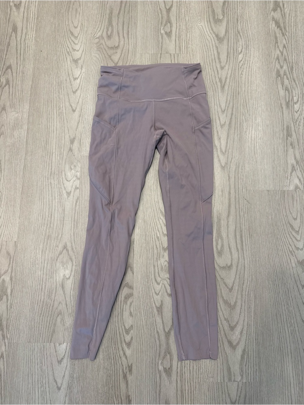 Lulu Lemon High-Waist Mauve Active Leggings with pockets